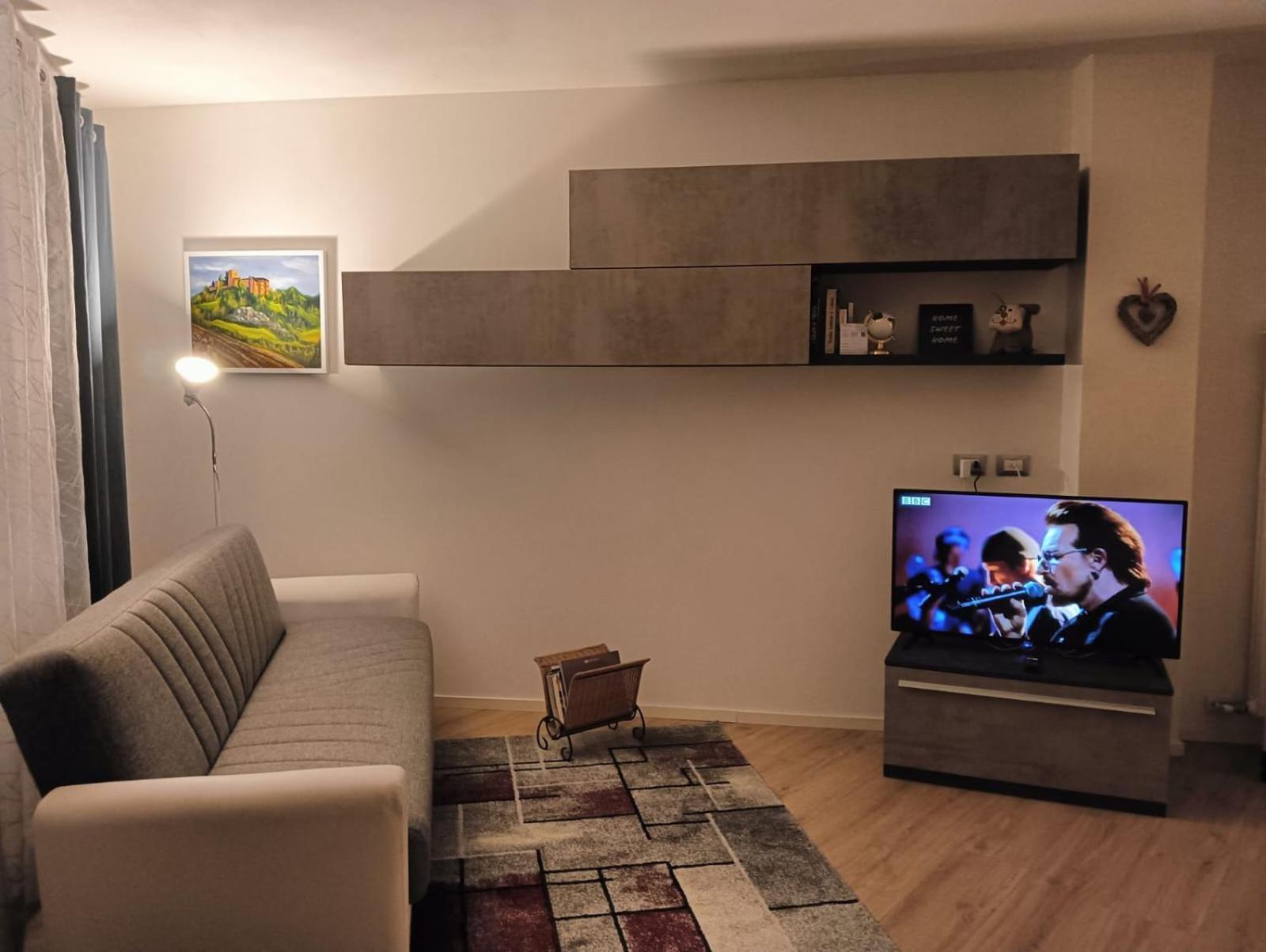 Freddie House Albiano  Kültér fotó